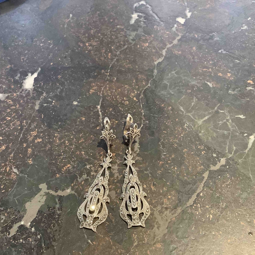 Elegant Silver Filigree Dangle Earrings